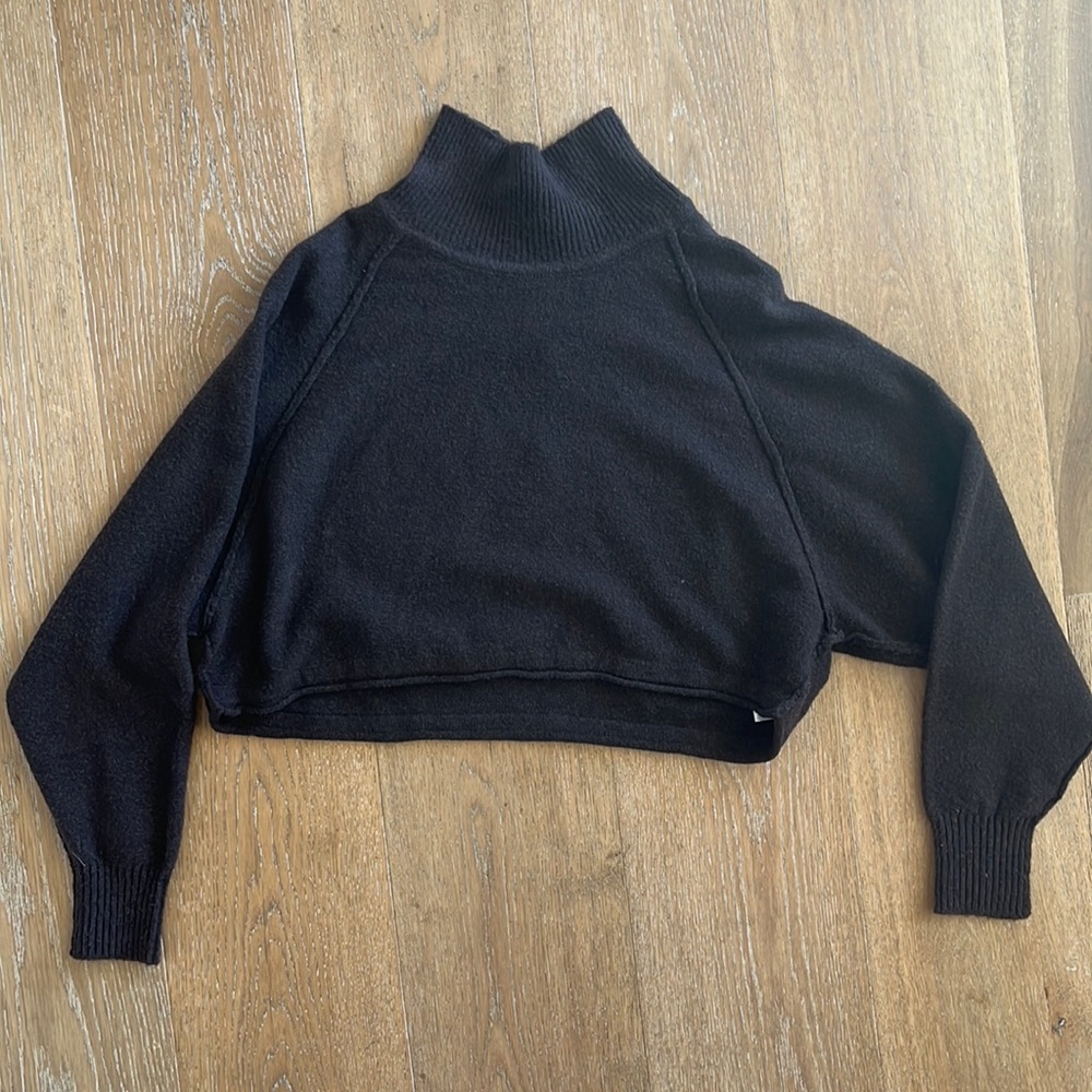 Cropped brown sweater